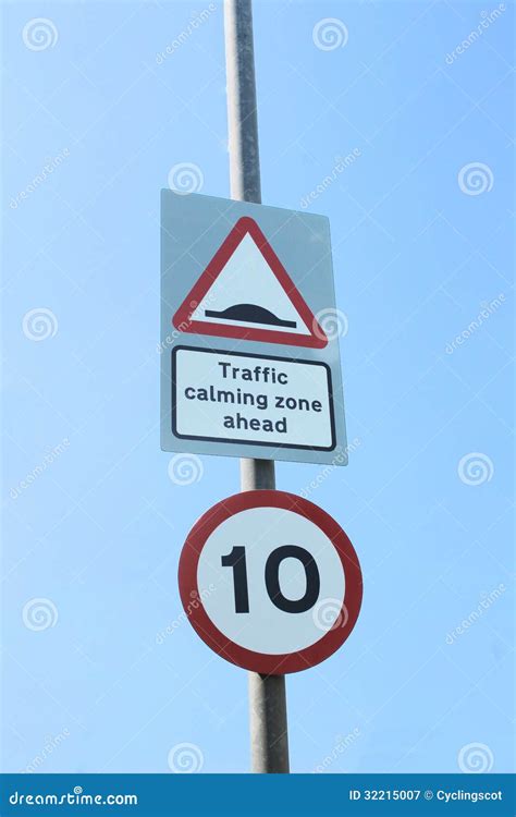 UK 10 Mph Speed Limit And Traffic Calming Speed Bumps Signs Royalty Free Stock Photography ...