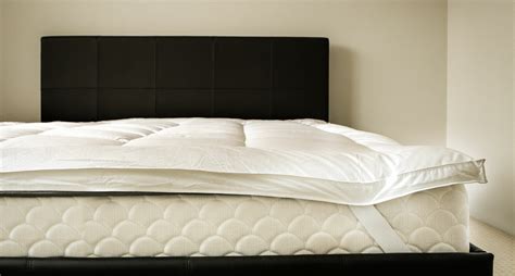 The 10 Best Mattress Toppers for Side Sleepers in 2023 - Online ...