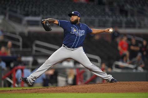 José Alvarado regresa al bullpen de los Rays y queda como principal ...