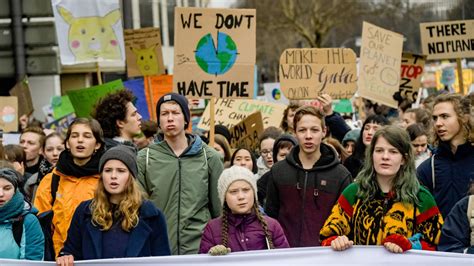 9 Teen Climate Activists Fighting for the Future of the Planet | Teen Vogue