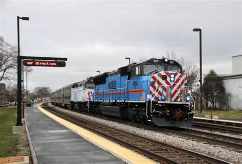 News photos: Metra operates congressional special - Trains