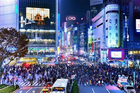 Shibuya, Tokyo (Japanese equivalent to Times Square) | Shibuya crossing, Shibuya tokyo, Tokyo