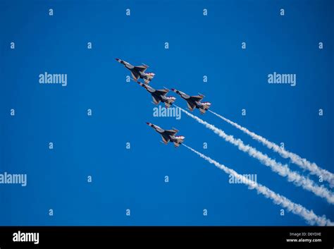 Thunderbird F-16 Aircrafts performing in an air show Stock Photo - Alamy