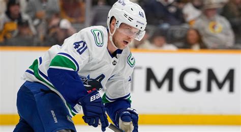 Elias Pettersson commits to Canucks with extension signing: 'I wanted to get it done' - BVM Sports