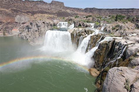 Must-Do Family Road Trip to Shoshone Falls: Twin Falls, ID