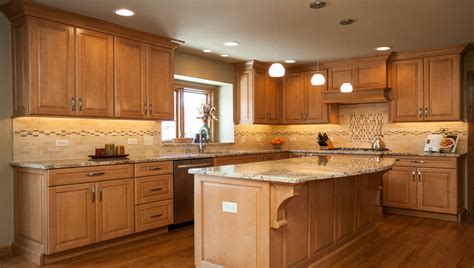 MARVELOUS MAPLE CUSTOM CABINETRY IN NAPERVILLE