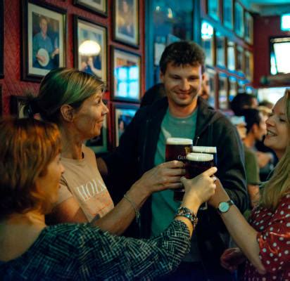 Classic Irish Pubs tour: Live Music, Beer & Nightlife - Withlocals