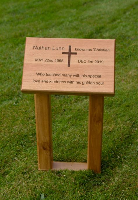 Engraved Wooden Memorial Plaques | UK Memorials