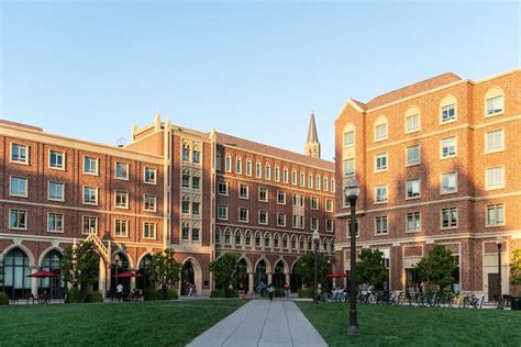 Amid coronavirus, USC is requiring facial recognition scans of students ...