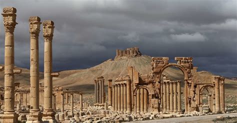 ISIS Fighters Seize Control of Syrian City of Palmyra, and Ancient ...