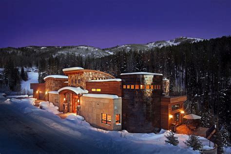 Here are 5 mega-luxurious ski chalets you can't afford