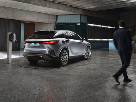 Lexus RX 450h+ plug-in hybrid: go further - Lexus UK Magazine