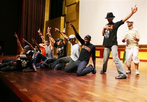 File:Iraqi Hip Hop dancers 2007.jpg - Wikimedia Commons