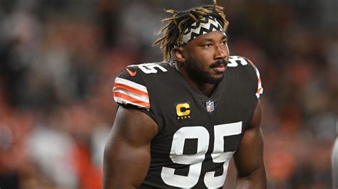 Browns DE Myles Garrett Injury Scare At Joint Practice With Eagles