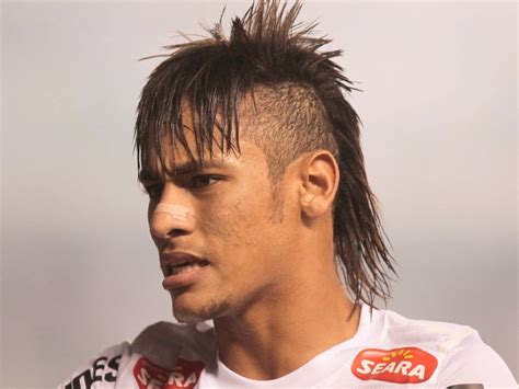 30 Neymar Hairstyles Pictures and Tutorial From Year to Year – InspirationSeek.com