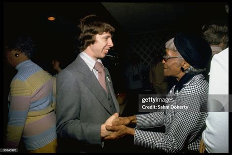 Jeff Carter, son of presidential hopeful Jimmy Carter, shaking hands... News Photo - Getty Images