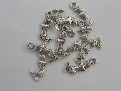 12 Mermaid charms antique silver tone SC11 by nicoledebruin