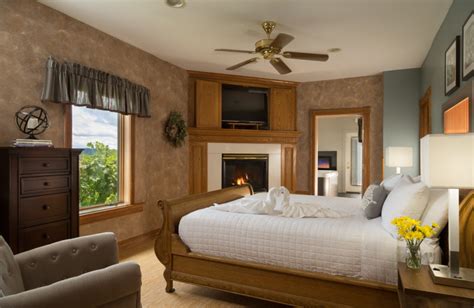 Hermann Hill Vineyard Inn, Spa and River Bluff Cottages (Hermann, MO ...