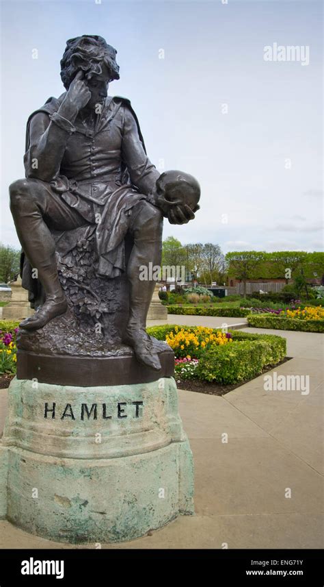 Stratford Upon Avon,England. May 4th,2015. Statue of William Shakespeare character Hamlet Stock ...