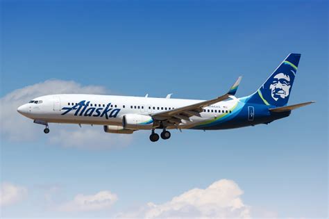 Alaska Airlines further modernizes fleet with 13 new leased 737-9 MAX ...