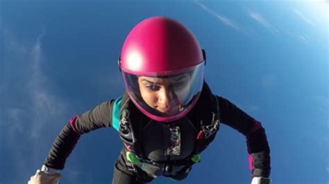 Skydive From Stratosphere: প্রথম মহিলা হিসেবে স্ট্র্যাটোস্ফিয়ার থেকে ...