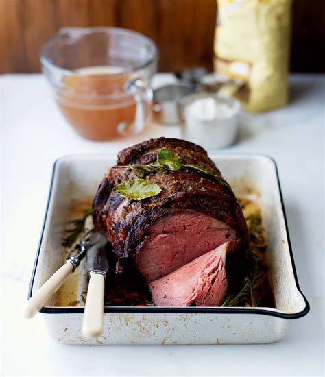 Classic beef gravy | Recipe | Beef gravy, Recipes, Beef