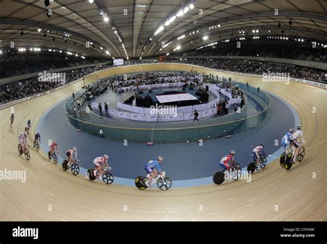 London olympic velodrome track cycling bike racing Stock Photo - Alamy