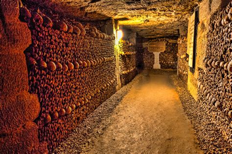 Factos assustador e intrigante sobre as Paris Catacombs: Como a visita