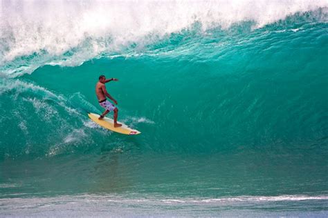 Hawaii’s winter surf: still massive - Hawaii Magazine