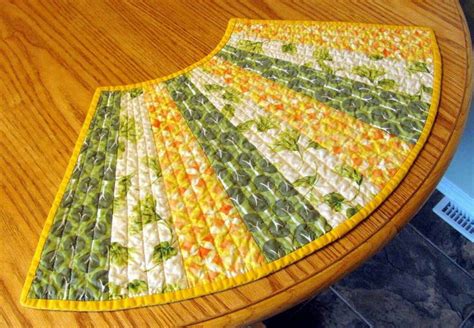 ROUND TABLE Placemat Patterns | Quilted placemat patterns, Placemats patterns, Quilted table ...