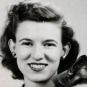 Madelyn Dunham - Bio, Facts, Family | Famous Birthdays