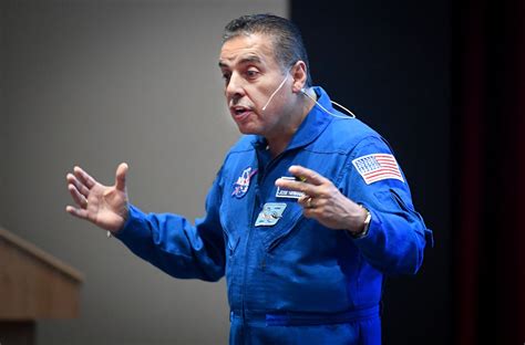 Former NASA astronaut Jose Hernandez tells his story: from migrant ...