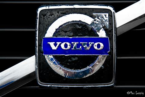 Download Volvo Logo HD 4K Wallpaper - GetWalls.io