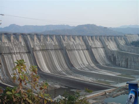 File:Sardar Sarovar Dam 2006, India.jpg - Wikipedia