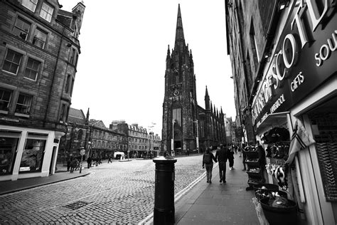 Edinburgh Street Photography — Darius Ollison Photography