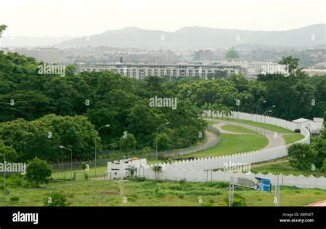 Aso Rock The Nigerian Presidential Palace Stock Photo, Royalty Free Image: 12824063 - Alamy