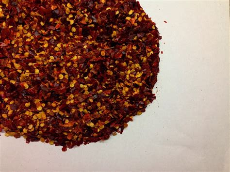 CHILLI FLAKES – Spices and Tease