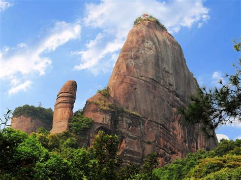 YangYuan(Male Stone), Mount Danxia, China - [2560x1920] : EarthPorn