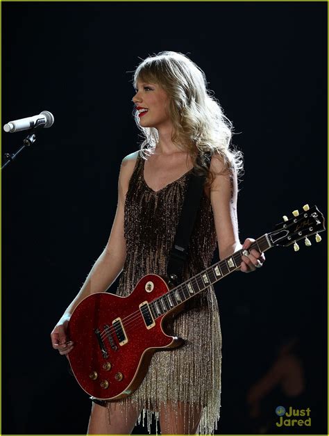 Taylor Swift: Perth Concert Cutie! | Photo 462490 - Photo Gallery ...