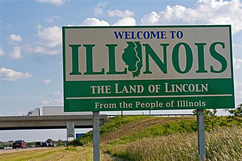 3 Bizarre Illinois Road Trip Attractions You Must See This Summer