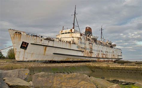 11 Abandoned Ferries, Ocean Liners, Cruise Ships & Hovercraft - Urban ...