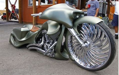 Wheel bagger #HarleyDavidsonDreamMotorcycles | Big wheel trike, Harley bikes, Motorcycle