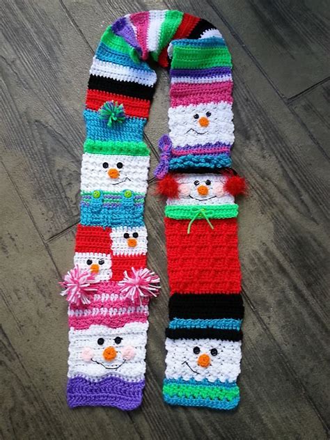 Snappy Sampler Snowman Scarf | Snowman scarf pattern, Christmas crochet, Snowman scarf