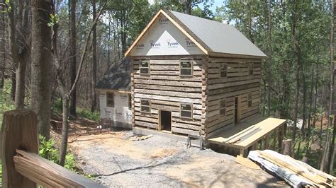 wbir.com | Homeowners team up with Barnwood Builders to rebuild historic log home