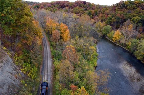 The Fall Flyer Train At Cuyahoga Valley Scenic Railroad Is Truly Exceptional