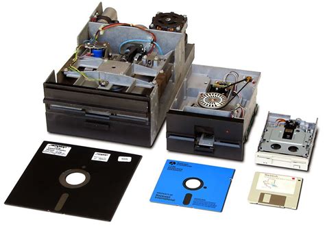 oh drives, oh my! (via http://oldcomputers.net/floppydisks.html) | Computer history, Old ...