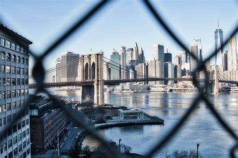 Walking the Manhattan Bridge Pedestrian Path – Helpful Guide & Map