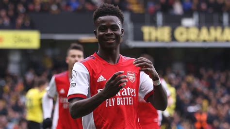 Bukayo Saka injury: Mikel Arteta provides concerning update on Arsenal star “It doesn’t look ...