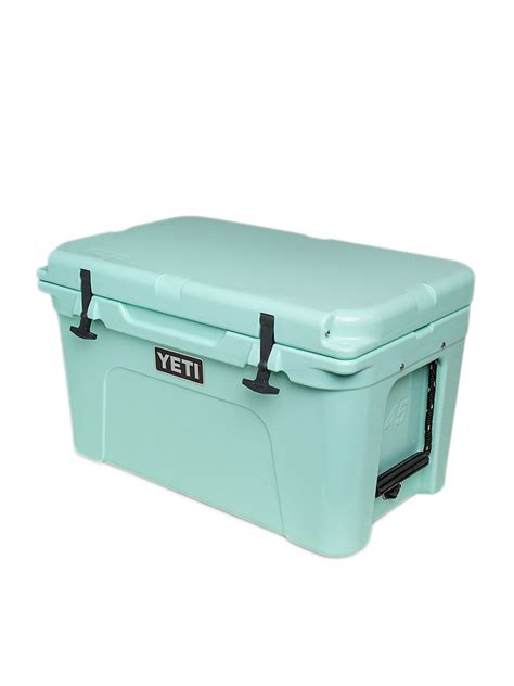 Yeti Tundra 45 Seafoam | $299.99 | Saint Bernard