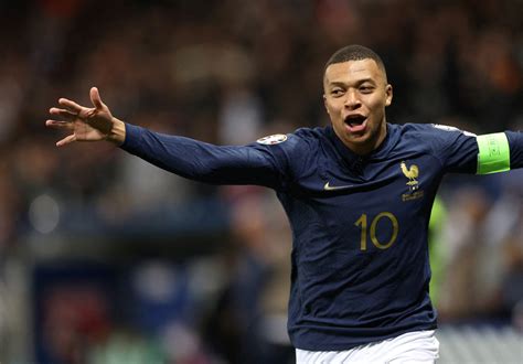 "Something I don't want to talk about"- Kylian Mbappe on his PSG future amid Liverpool links